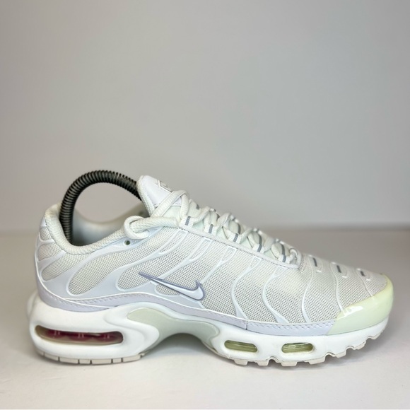 Nike Air Max Plus Womens Triple White 2021 DM2362-100 Sz 7.5M No Box Exc… - Picture 7 of 15